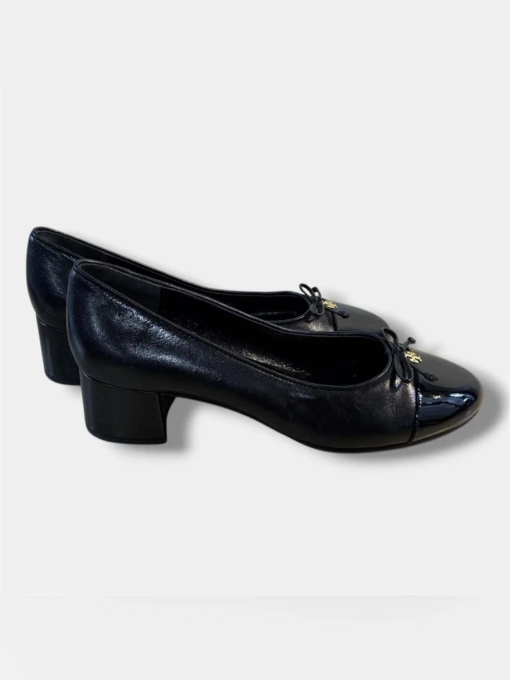 Tory Burch 45mm Cap Toe Pumps Black Leather Logo Bow Heels Womens Size 6.5M